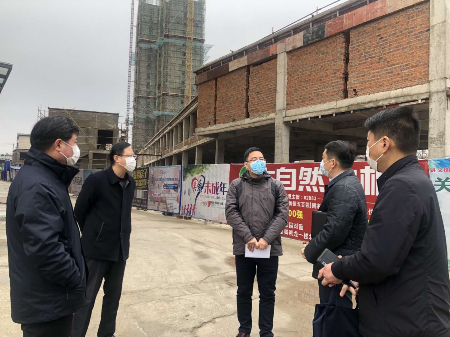 686868682月28日下午,副区长聂鑫赴林巷村棚户区改造安置房