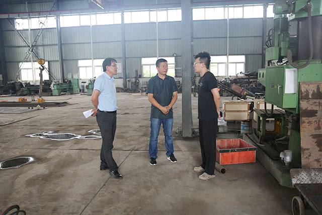 区委常委、宣传部长、统战部长王长春走访包保工业企业
