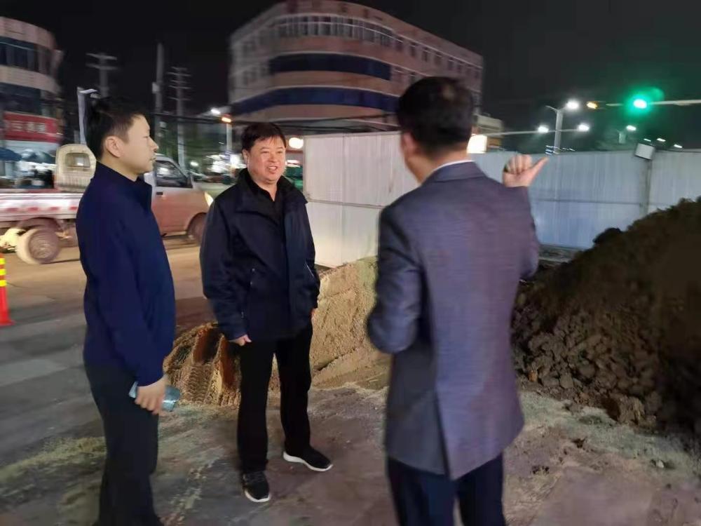 副区长聂鑫现场督促首创公司在洛河镇环保项目施工_淮南市大通区人民