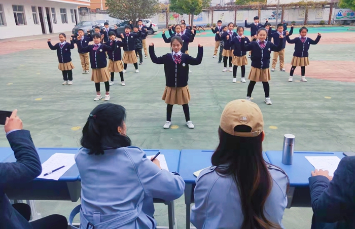 泉源小学举办第十届冬季趣味运动会