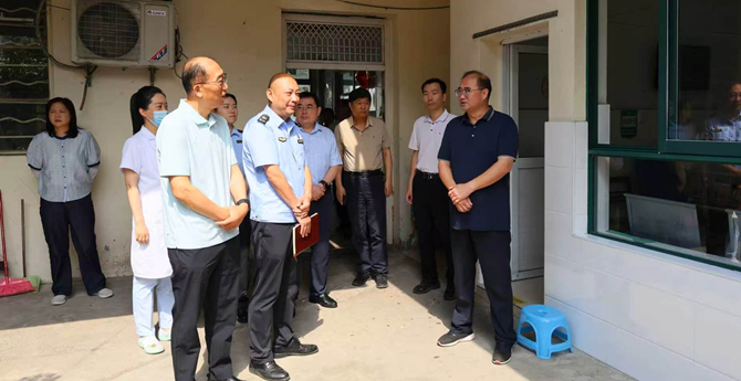 大通区人大常委会视察医疗机构药品和医疗器械安全工作