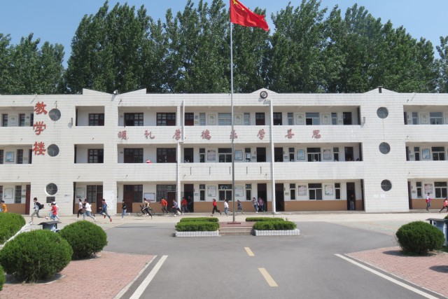 黄山中学举行校园防空防灾疏散演练活动