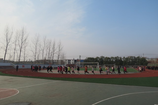 黄山中学积极开展大课间活动